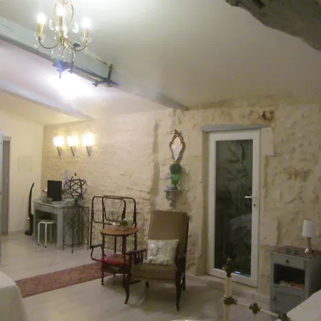 House With 3 Bedrooms In With Enclosed Garden *