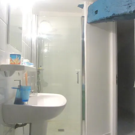 House With 3 Bedrooms In With Enclosed Garden Holiday home